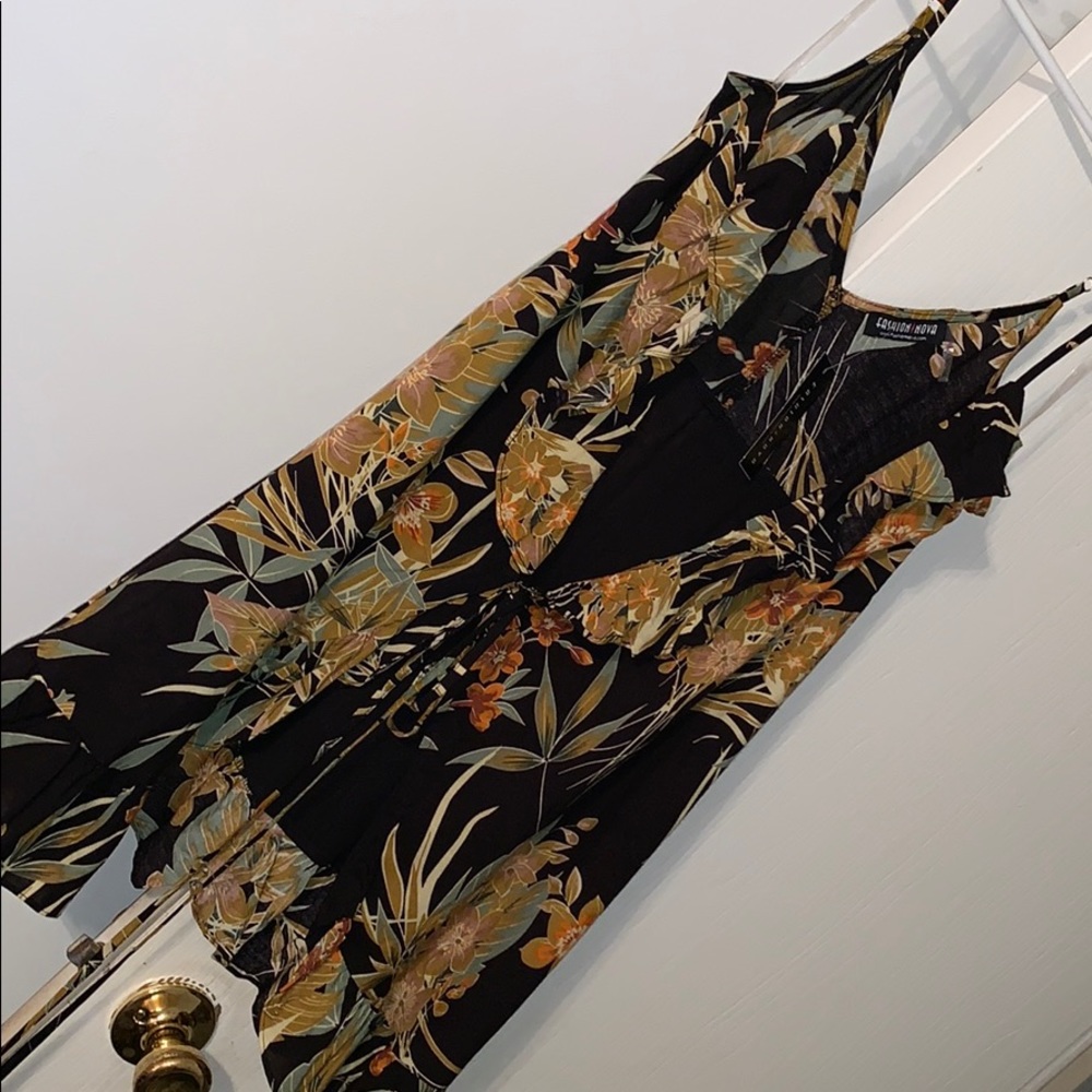 BNWT Tropical colored wrap around dress